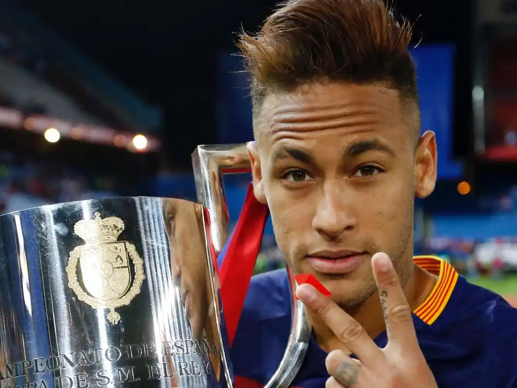 据意大利足 据意大利足